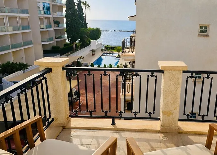 Appartement Front View Sea Pool & Prime Location *
