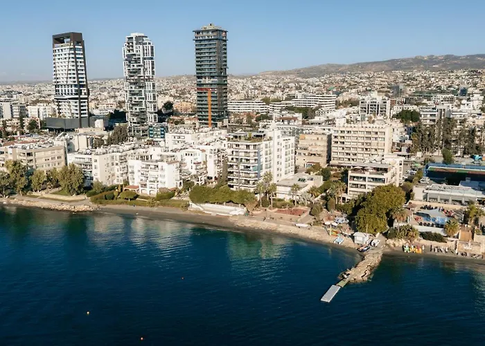 Front View Sea Pool & Prime Location * Limassol