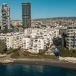 Front View Sea Pool & Prime Location *