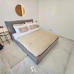Apartamento Front View Sea Pool & Prime Location Limassol