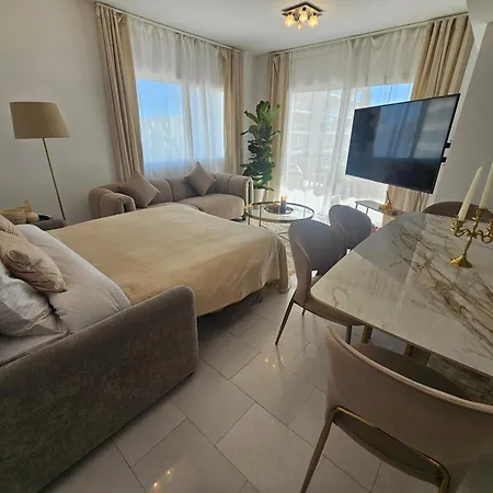 Front View Sea Pool & Prime Location