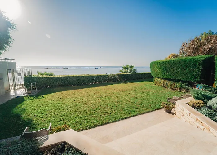 Front View Sea Pool & Prime Location * Limasol