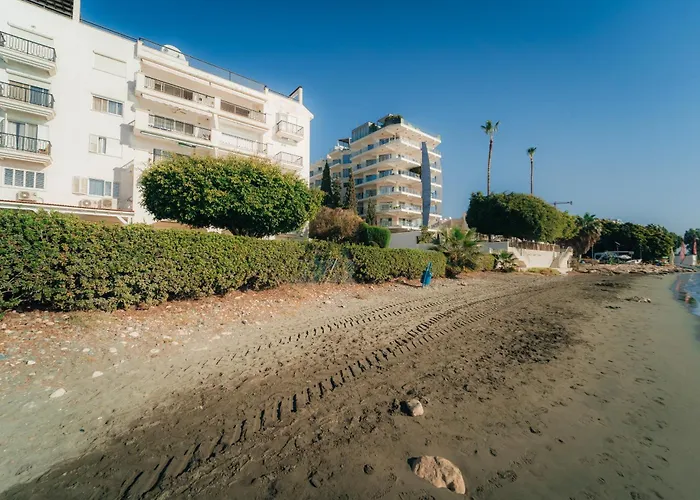 Front View Sea Pool & Prime Location Limasol