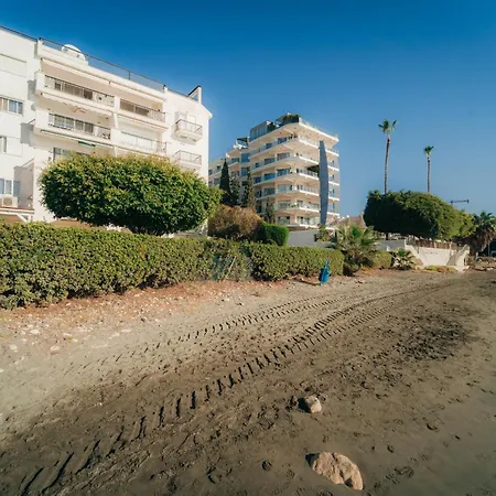 Front View Sea Pool & Prime Location Lemesos